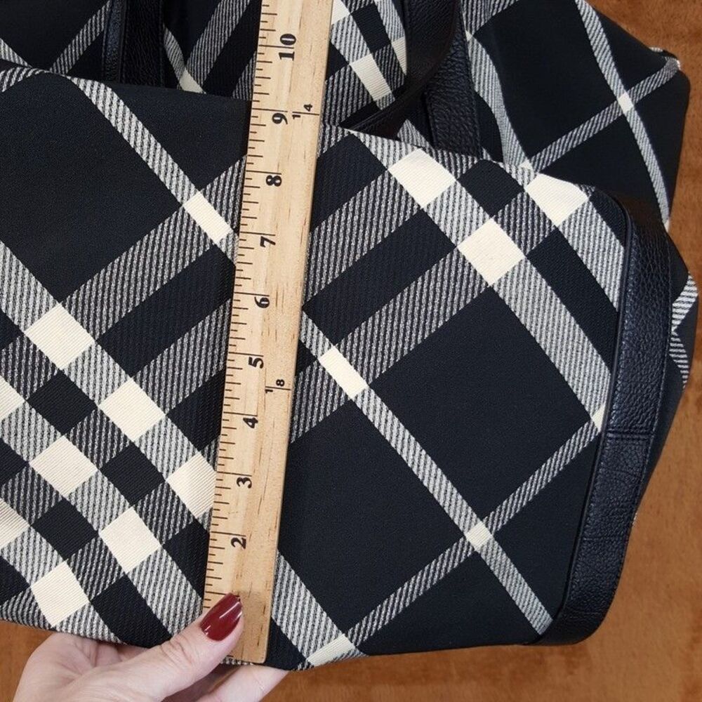 BURBERRY Field Large Check Tote Bag Black Cream Canvas Leather Trim $2290 - Picture 14 of 14